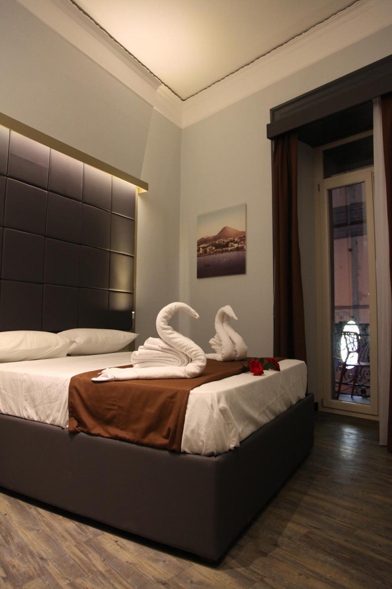 Dolce Vita Rooms Naples Luaran gambar